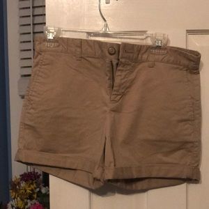 Gap girlfriend khaki shorts